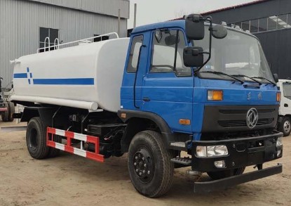 工地灑水車(chē)圖片 工地灑水車(chē)圖片